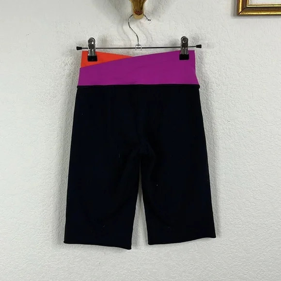Lululemon Crossband Waist Minimalist Bermuda Shorts - Picture 3 of 5